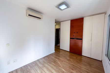 Apartamento à venda com 157m², 3 quartos e 4 vagas