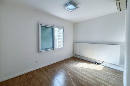 Apartamento à venda com 157m², 3 quartos e 4 vagas