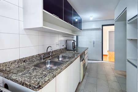 Apartamento à venda com 157m², 3 quartos e 4 vagas