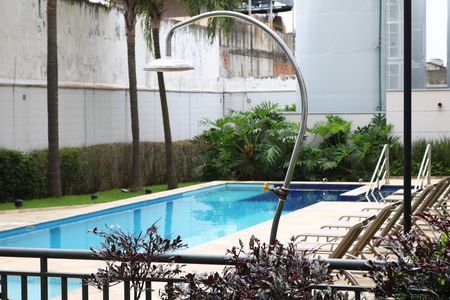 Apartamento à venda com 60m², 2 quartos e 1 vaga Apartamento à venda com 60m², 2 quartos e 1 vagaÁrea comum - Piscina