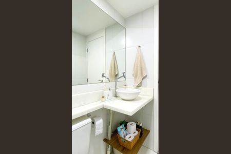 Apartamento à venda com 60m², 2 quartos e 1 vaga Apartamento à venda com 60m², 2 quartos e 1 vagaBanheiro Social