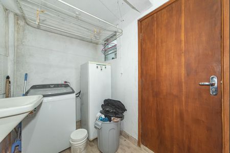 Casa à venda com 250m², 4 quartos e sem vaga Casa à venda com 250m², 4 quartos e sem vagaCasa 2 - Lavanderia