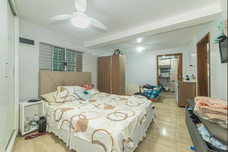 Casa à venda com 250m², 4 quartos e sem vaga Casa à venda com 250m², 4 quartos e sem vagaCasa 2 - Suite