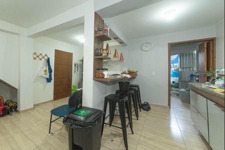 Casa à venda com 250m², 4 quartos e sem vaga Casa à venda com 250m², 4 quartos e sem vagaCasa 2 - Cozinha