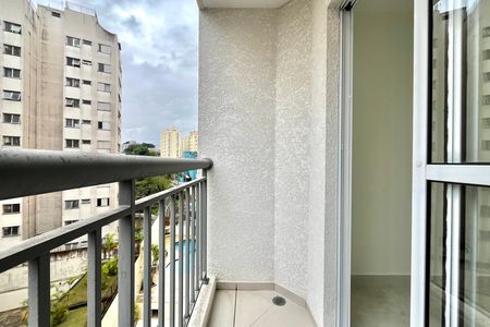 Apartamento à venda com 37m², 2 quartos e sem vaga Apartamento à venda com 37m², 2 quartos e sem vagaVaranda