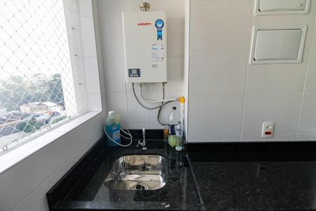 Apartamento para alugar com 90m², 3 quartos e 2 vagas Apartamento para alugar com 90m², 3 quartos e 2 vagasDetalhe da area de serviço