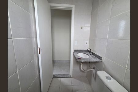 Apartamento para alugar com 71m², 3 quartos e 1 vaga Apartamento para alugar com 71m², 3 quartos e 1 vagaBanheiro da Suíte 1