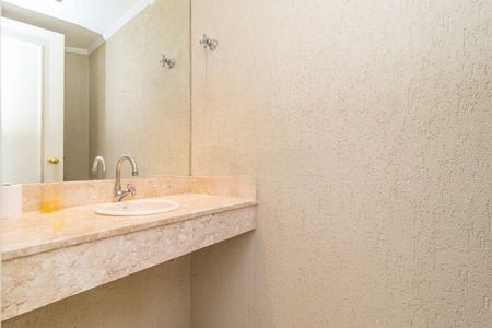 Casa de condomínio para alugar com 223m², 3 quartos e 2 vagas Casa de condomínio para alugar com 223m², 3 quartos e 2 vagasBanheiro 2