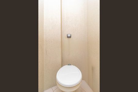 Casa de condomínio para alugar com 223m², 3 quartos e 2 vagas Casa de condomínio para alugar com 223m², 3 quartos e 2 vagasBanheiro 2