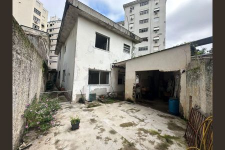 Casa para alugar com 287m², 4 quartos e 8 vagas Casa para alugar com 287m², 4 quartos e 8 vagasQuintal