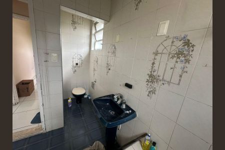 Casa para alugar com 287m², 4 quartos e 8 vagas Casa para alugar com 287m², 4 quartos e 8 vagasBanheiro da Suíte 2