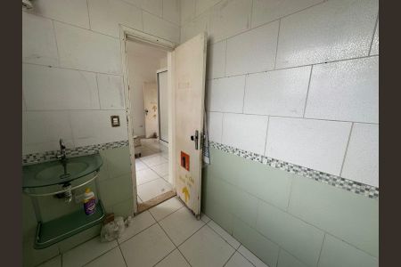 Casa para alugar com 287m², 4 quartos e 8 vagas Casa para alugar com 287m², 4 quartos e 8 vagasBanheiro da Suíte 1