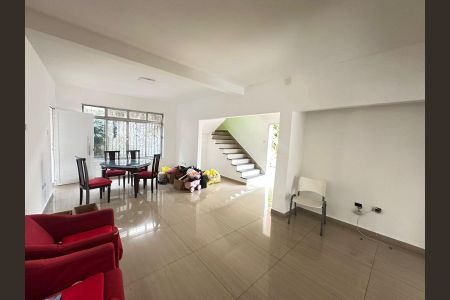 Sala de casa para alugar com 4 quartos, 287m² em Centro, São Vicente