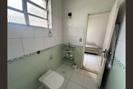 Casa para alugar com 287m², 4 quartos e 8 vagas Casa para alugar com 287m², 4 quartos e 8 vagasBanheiro da Suíte 1
