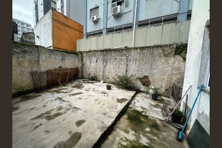 Casa para alugar com 287m², 4 quartos e 8 vagas Casa para alugar com 287m², 4 quartos e 8 vagasQuintal