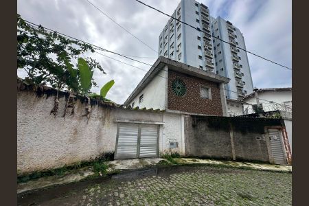 Casa para alugar com 287m², 4 quartos e 8 vagas Casa para alugar com 287m², 4 quartos e 8 vagasFachada
