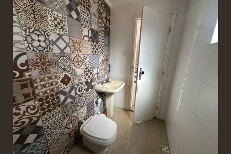 Casa para alugar com 287m², 4 quartos e 8 vagas Casa para alugar com 287m², 4 quartos e 8 vagasBanheiro 2