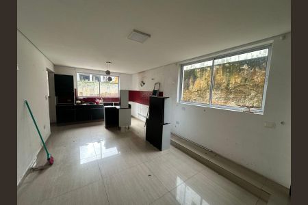 Casa para alugar com 287m², 4 quartos e 8 vagas Casa para alugar com 287m², 4 quartos e 8 vagasCozinha