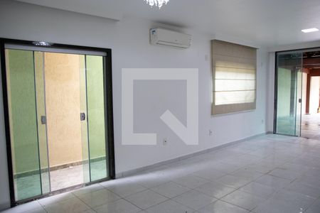 Sala de casa à venda com 3 quartos, 295m² em Setor Central, Goiânia