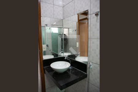 Casa à venda com 295m², 3 quartos e 1 vaga Casa à venda com 295m², 3 quartos e 1 vagaBanheiro