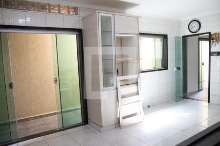 Casa à venda com 295m², 3 quartos e 1 vaga Casa à venda com 295m², 3 quartos e 1 vagaCozinha e Área de Serviço
