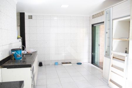 Casa à venda com 295m², 3 quartos e 1 vaga Casa à venda com 295m², 3 quartos e 1 vagaCozinha e Área de Serviço