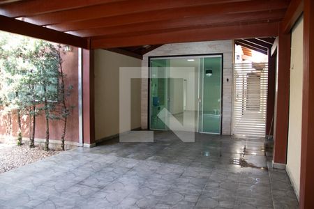 Casa à venda com 295m², 3 quartos e 1 vaga Casa à venda com 295m², 3 quartos e 1 vagaQuintal