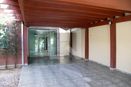 Casa à venda com 295m², 3 quartos e 1 vaga Casa à venda com 295m², 3 quartos e 1 vagaQuintal