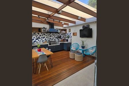 Casa de condomínio para alugar com 160m², 4 quartos e 3 vagas