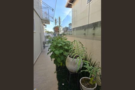 Casa de condomínio para alugar com 160m², 4 quartos e 3 vagas