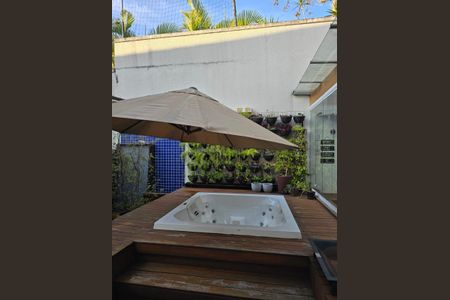 Casa de condomínio para alugar com 160m², 4 quartos e 3 vagas