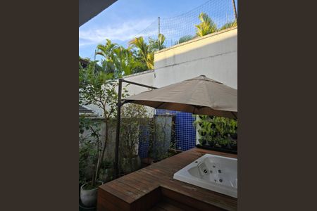Casa de condomínio para alugar com 160m², 4 quartos e 3 vagas