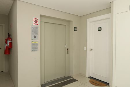 Apartamento à venda com 42m², 2 quartos e sem vagaÁrea comum - Saguão do andar