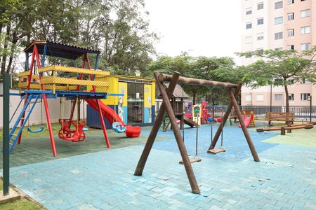 Apartamento à venda com 42m², 2 quartos e sem vagaÁrea comum - Playground