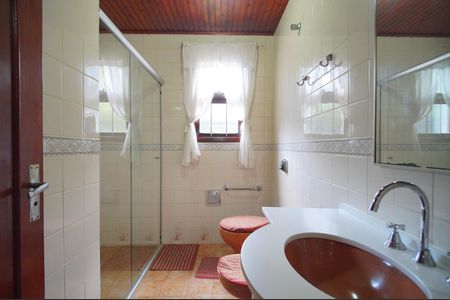 Casa à venda com 177m², 6 quartos e 3 vagasBanheiro 2
