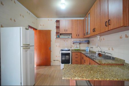 Casa à venda com 177m², 6 quartos e 3 vagasCozinha