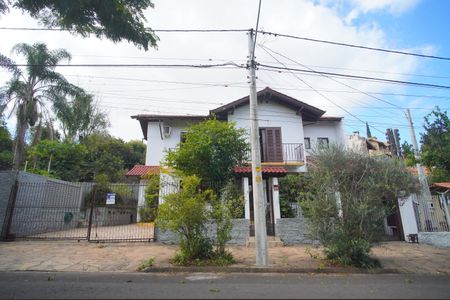 Casa à venda com 177m², 6 quartos e 3 vagasFachada
