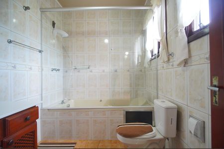 Casa à venda com 177m², 6 quartos e 3 vagasBanheiro da Suíte