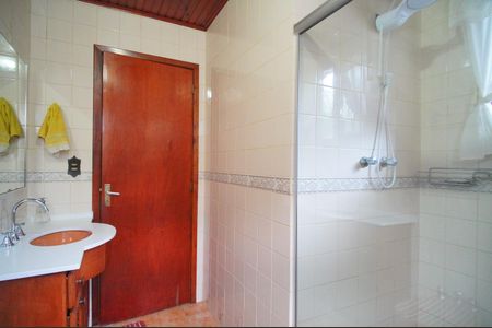 Casa à venda com 177m², 6 quartos e 3 vagasBanheiro 2