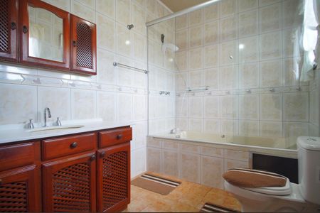 Casa à venda com 177m², 6 quartos e 3 vagasBanheiro da Suíte