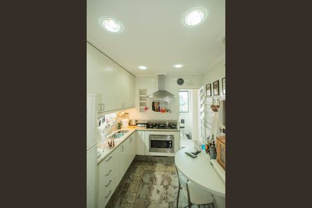 Apartamento para alugar com 210m², 3 quartos e 2 vagas Apartamento para alugar com 210m², 3 quartos e 2 vagasCozinha