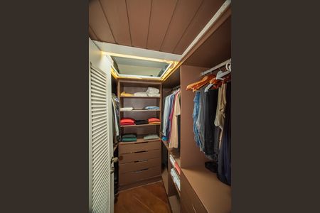 Apartamento para alugar com 210m², 3 quartos e 2 vagas Apartamento para alugar com 210m², 3 quartos e 2 vagasSuíte 2 - Closet