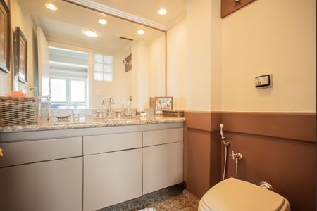 Apartamento para alugar com 210m², 3 quartos e 2 vagas Apartamento para alugar com 210m², 3 quartos e 2 vagasLavabo