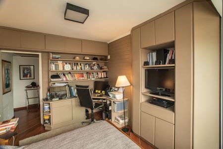 Apartamento para alugar com 210m², 3 quartos e 2 vagas Apartamento para alugar com 210m², 3 quartos e 2 vagasSuíte 2