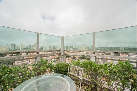 Apartamento para alugar com 210m², 3 quartos e 2 vagas Apartamento para alugar com 210m², 3 quartos e 2 vagasVaranda/Deck