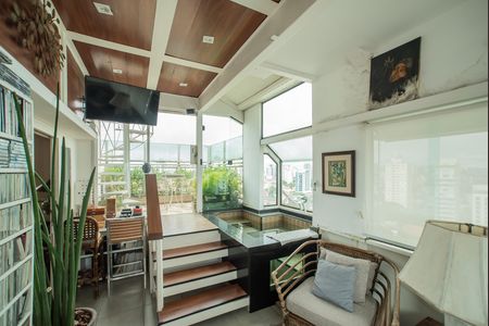 Apartamento para alugar com 210m², 3 quartos e 2 vagas Apartamento para alugar com 210m², 3 quartos e 2 vagasSala
