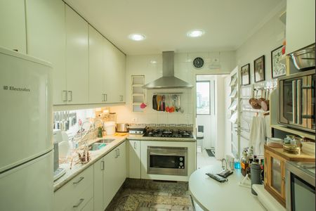 Apartamento para alugar com 210m², 3 quartos e 2 vagas Apartamento para alugar com 210m², 3 quartos e 2 vagasCozinha