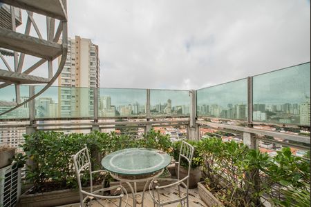 Apartamento para alugar com 210m², 3 quartos e 2 vagas Apartamento para alugar com 210m², 3 quartos e 2 vagasVaranda/Deck