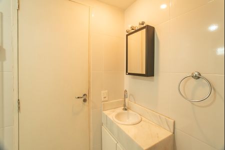 Apartamento para alugar com 210m², 3 quartos e 2 vagas Apartamento para alugar com 210m², 3 quartos e 2 vagasBanheiro da Suíte 1