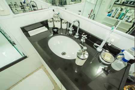 Apartamento para alugar com 210m², 3 quartos e 2 vagas Apartamento para alugar com 210m², 3 quartos e 2 vagasBanheiro da Suíte 3
